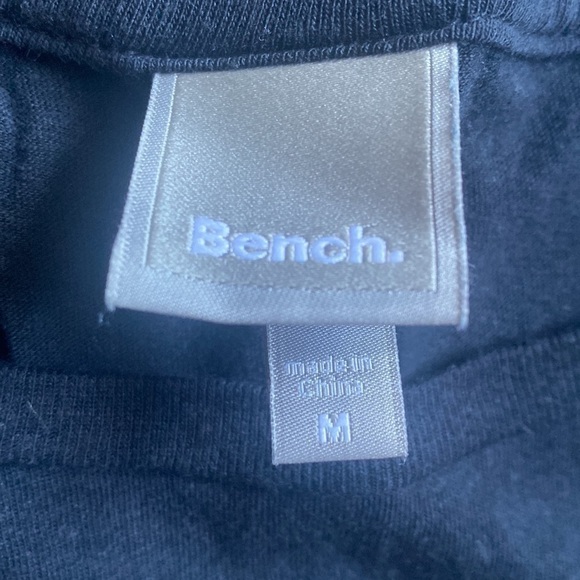 Bench T-shirt size medium - Picture 2 of 3